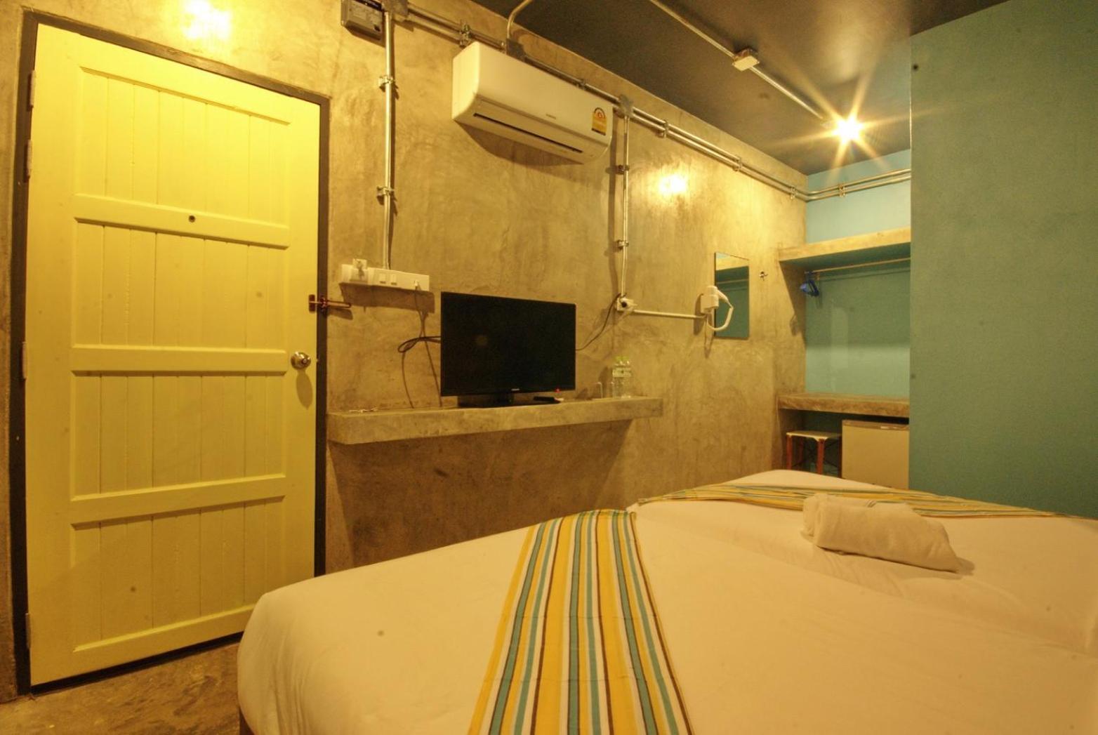 Seabox Khaolak Hostel Кхаулак Экстерьер фото