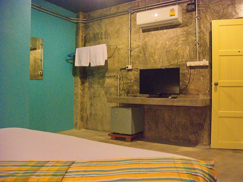 Seabox Khaolak Hostel Кхаулак Экстерьер фото